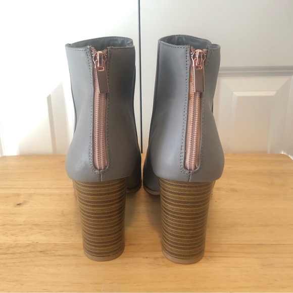 DSW | Sacha Too Grey Ankle Boots - Picture 4 of 11